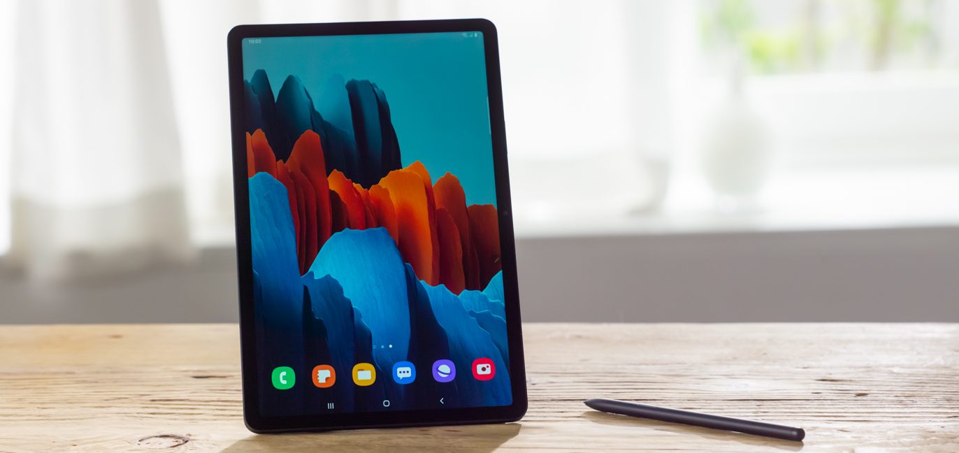 001_GalaxyTabS7_lifestyle_image-e1596635824316