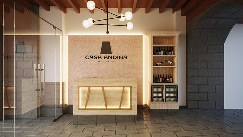 Recepción del Hotel Casa Andina en Ayacucho, con decoración moderna y elementos de diseño contemporáneo.