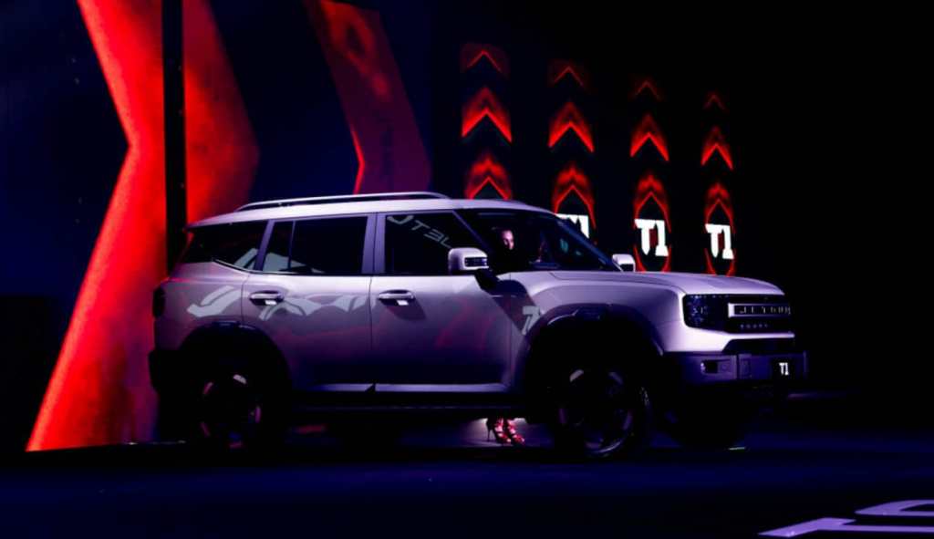 El JETOUR T1, un SUV urbano todo terreno, en su lanzamiento oficial en Panamá con un diseño robusto y elegante.