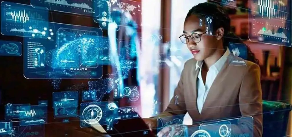 Una mujer profesional trabajando en una computadora portátil rodeada de gráficos y datos digitales que representan inteligencia artificial y análisis de datos.