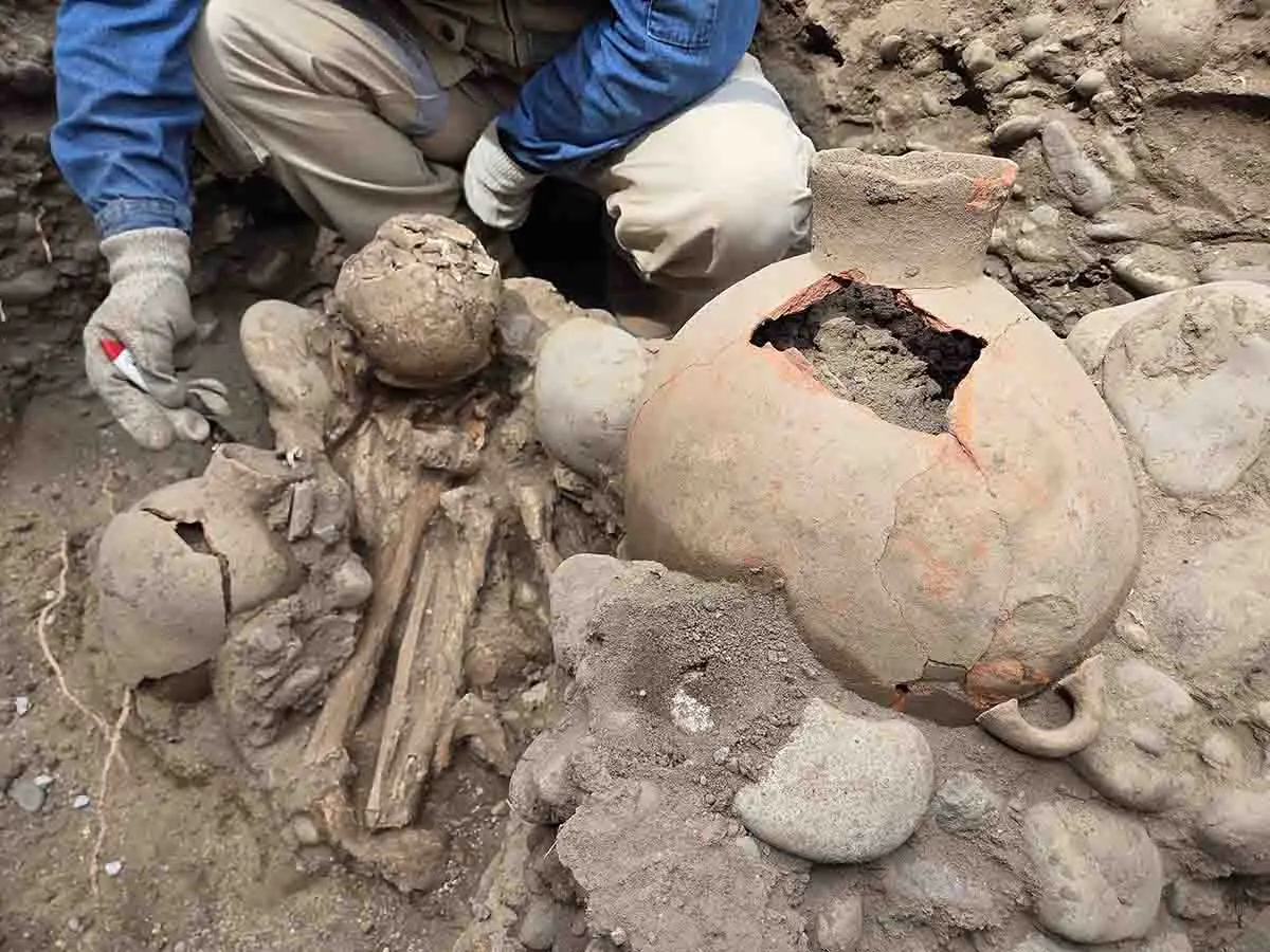 Descubren entierro de estilo Blanco sobre Rojo durante instalación de gas natural en San Isidro