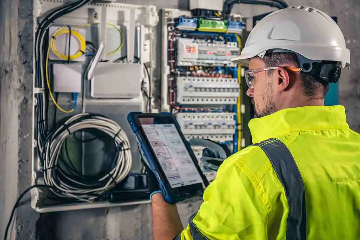 Cuatro claves para ahorrar energía y mejorar la eficiencia en edificios corporativos