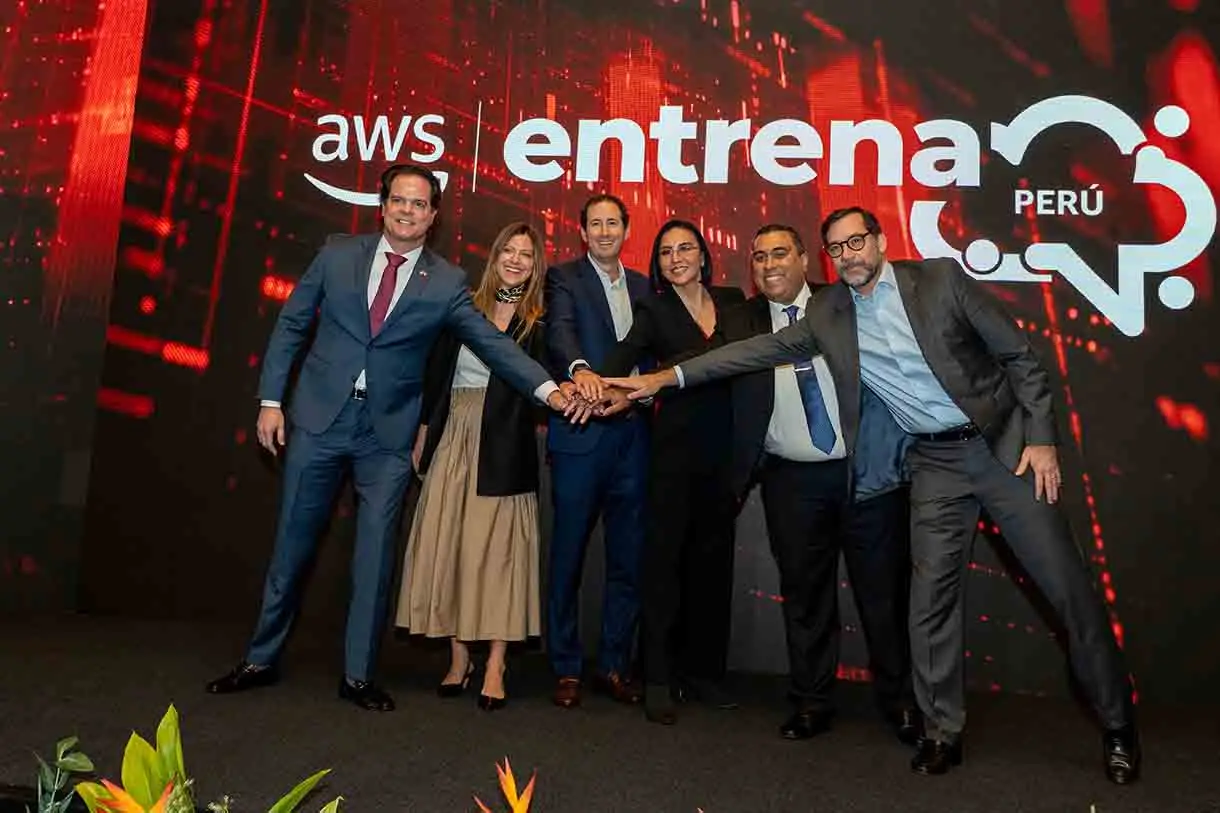 Amazon Web Services y Fundación Romero ofrecen cursos gratuitos en inteligencia artificial y nube
